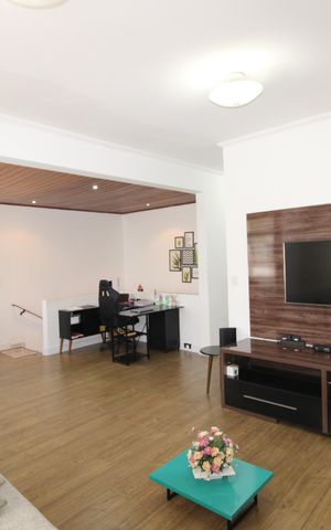 Casa para alugar com 248m², 3 quartos e 3 vagasSala