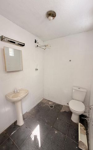 Casa à venda com 163m², 3 quartos e sem vagaBanheiro de serviço