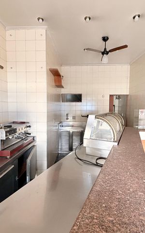 Casa à venda com 163m², 3 quartos e sem vagaÁrea externa