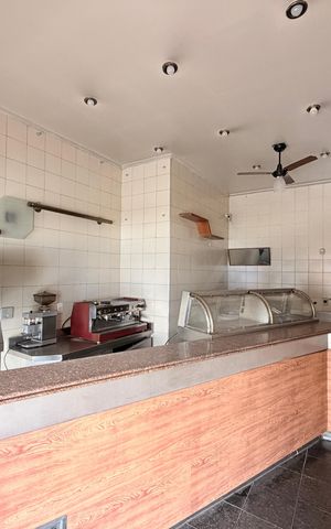 Casa à venda com 163m², 3 quartos e sem vagaÁrea externa