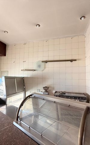 Casa à venda com 163m², 3 quartos e sem vagaÁrea externa