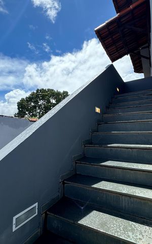 Casa para alugar com 120m², 4 quartos e 4 vagasEscada
