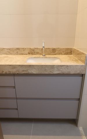 Apartamento para alugar com 265m², 4 quartos e 4 vagasBanheiro do Quarto 3