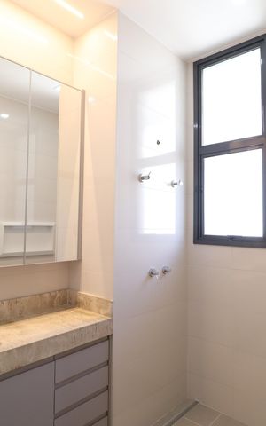Apartamento para alugar com 265m², 4 quartos e 4 vagasBanheiro do Quarto 1