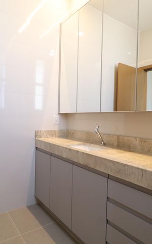 Apartamento para alugar com 265m², 4 quartos e 4 vagasBanheiro do Quarto 1