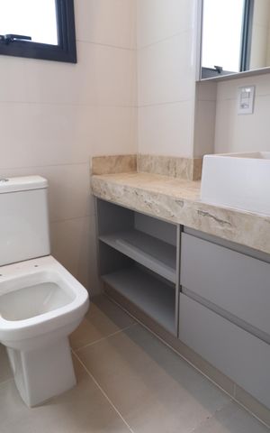 Apartamento para alugar com 265m², 4 quartos e 4 vagasBanheiro do Quarto 4