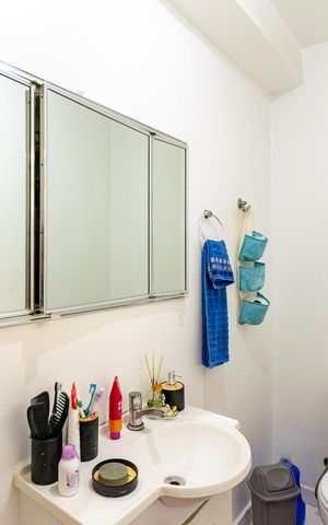 Casa à venda com 180m², 3 quartos e 2 vagas Casa à venda com 180m², 3 quartos e 2 vagasLavabo