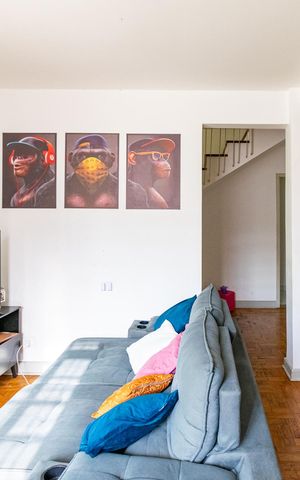 Casa à venda com 180m², 3 quartos e 2 vagas Casa à venda com 180m², 3 quartos e 2 vagasSala