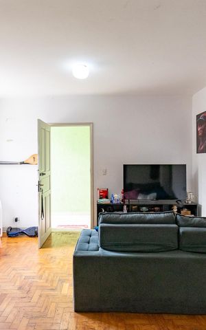 Casa à venda com 180m², 3 quartos e 2 vagas Casa à venda com 180m², 3 quartos e 2 vagasSala