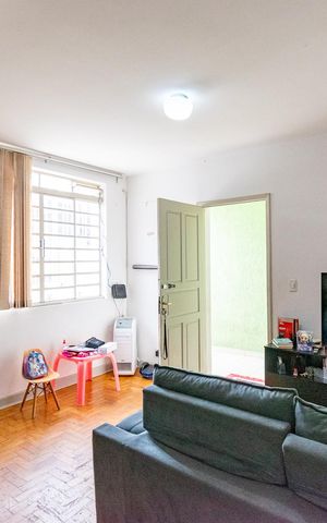 Casa à venda com 180m², 3 quartos e 2 vagas Casa à venda com 180m², 3 quartos e 2 vagasSala