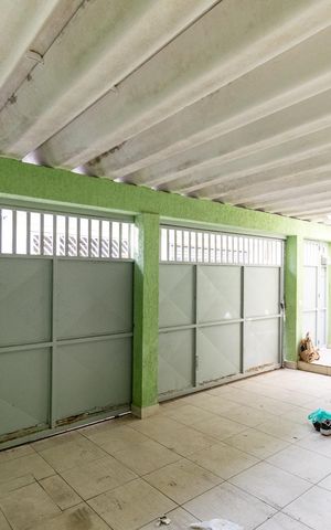 Casa à venda com 180m², 3 quartos e 2 vagas