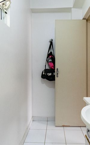 Casa à venda com 180m², 3 quartos e 2 vagas Casa à venda com 180m², 3 quartos e 2 vagasLavabo
