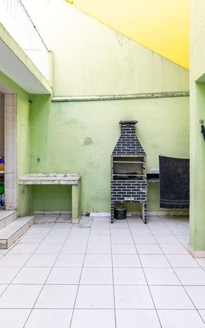 Casa à venda com 180m², 3 quartos e 2 vagas Casa à venda com 180m², 3 quartos e 2 vagasQuintal