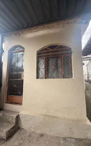 Casa à venda com 360m², 10 quartos e 5 vagas Casa à venda com 360m², 10 quartos e 5 vagasÁrea externa