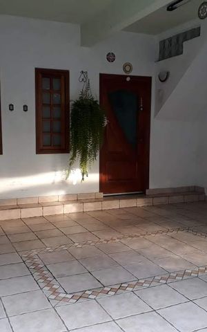 Casa para alugar com 180m², 3 quartos e 2 vagas Casa para alugar com 180m², 3 quartos e 2 vagasFachada