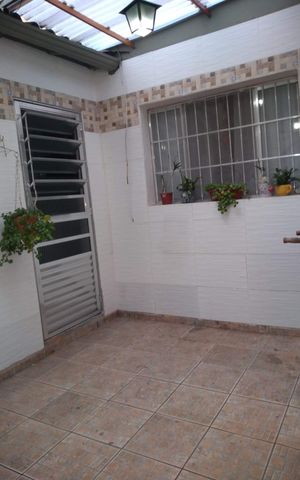 Casa para alugar com 180m², 3 quartos e 2 vagas Casa para alugar com 180m², 3 quartos e 2 vagasÁrea externa