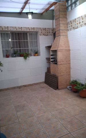 Casa para alugar com 180m², 3 quartos e 2 vagas Casa para alugar com 180m², 3 quartos e 2 vagasÁrea externa