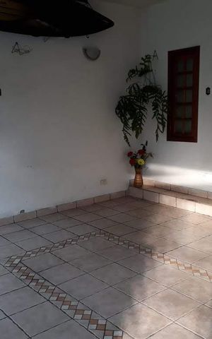 Casa para alugar com 180m², 3 quartos e 2 vagas Casa para alugar com 180m², 3 quartos e 2 vagasFachada