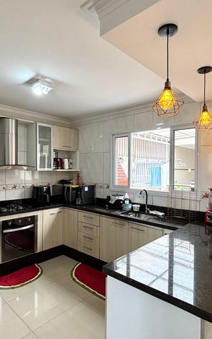 Casa para alugar com 130m², 3 quartos e 4 vagas Casa para alugar com 130m², 3 quartos e 4 vagasCozinha