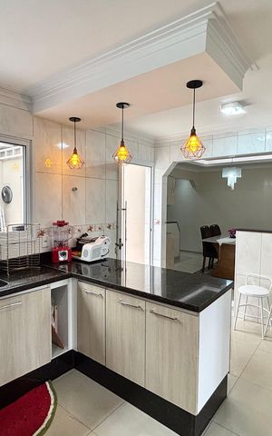 Casa para alugar com 130m², 3 quartos e 4 vagas Casa para alugar com 130m², 3 quartos e 4 vagasCozinha