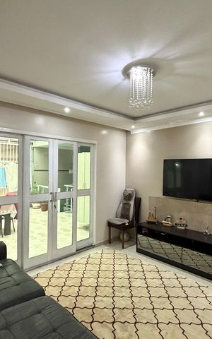 Casa para alugar com 130m², 3 quartos e 4 vagas Casa para alugar com 130m², 3 quartos e 4 vagasSala