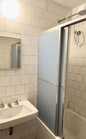 Apartamento à venda com 88m², 2 quartos e 1 vaga Apartamento à venda com 88m², 2 quartos e 1 vagaBanheiro