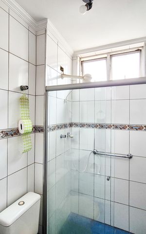 Apartamento à venda com 81m², 2 quartos e 1 vaga Apartamento à venda com 81m², 2 quartos e 1 vagaBanheiro