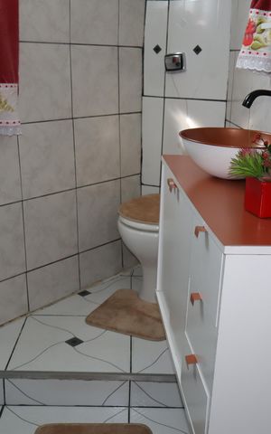 Casa à venda com 90m², 2 quartos e 1 vagaBanheiro 2