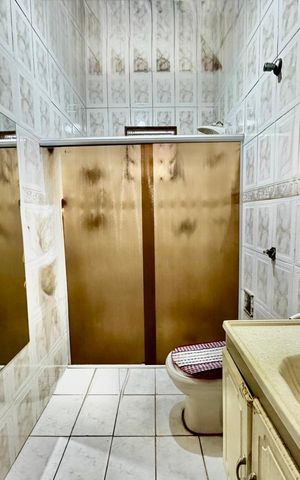 Casa à venda com 260m², 3 quartos e sem vagaBanheiro