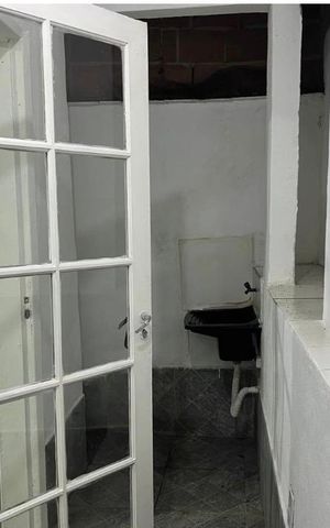 Casa para alugar com 90m², 2 quartos e 1 vaga Casa para alugar com 90m², 2 quartos e 1 vagaÁrea de serviço