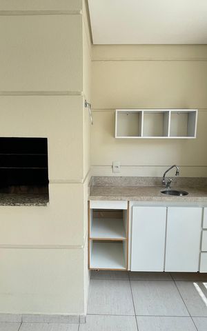 Apartamento para alugar com 120m², 4 quartos e 2 vagas Apartamento para alugar com 120m², 4 quartos e 2 vagasVaranda - Churrasqueira