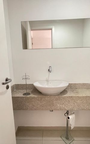 Apartamento para alugar com 120m², 4 quartos e 2 vagas Apartamento para alugar com 120m², 4 quartos e 2 vagasBanheiro 3