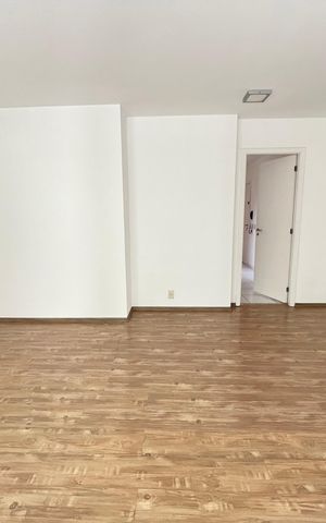 Apartamento para alugar com 120m², 4 quartos e 2 vagas Apartamento para alugar com 120m², 4 quartos e 2 vagasSala