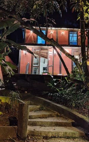 Casa para alugar com 300m², 2 quartos e 2 vagas Casa para alugar com 300m², 2 quartos e 2 vagasÁrea Externa