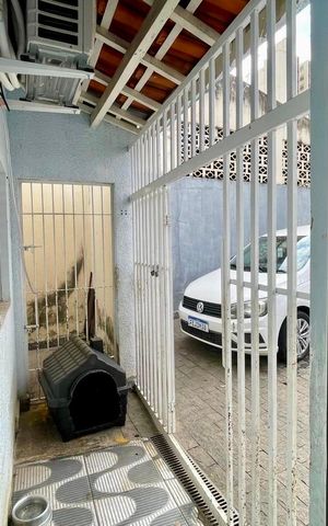 Casa à venda com 99m², 2 quartos e 2 vagas Casa à venda com 99m², 2 quartos e 2 vagasÁrea externa