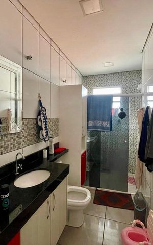 Casa à venda com 99m², 2 quartos e 2 vagas Casa à venda com 99m², 2 quartos e 2 vagasBanheiro