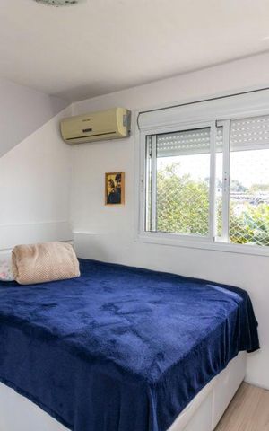 Casa de condomínio à venda com 250m², 3 quartos e 2 vagas Casa de condomínio à venda com 250m², 3 quartos e 2 vagasQuarto