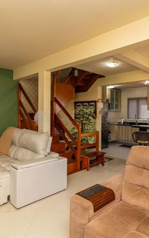 Casa de condomínio à venda com 250m², 3 quartos e 2 vagas Casa de condomínio à venda com 250m², 3 quartos e 2 vagasSala