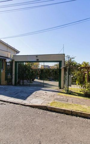 Casa de condomínio à venda com 250m², 3 quartos e 2 vagas Casa de condomínio à venda com 250m², 3 quartos e 2 vagasFachada