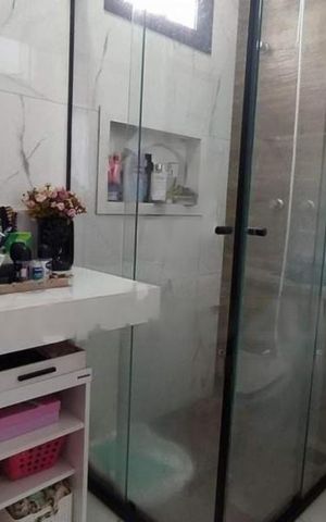 Casa de condomínio à venda com 200m², 3 quartos e 5 vagas