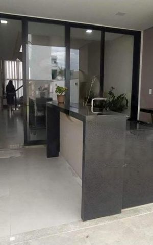 Casa de condomínio à venda com 200m², 3 quartos e 5 vagas