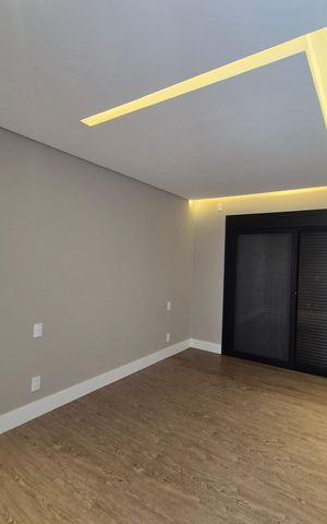 Casa de condomínio à venda com 540m², 4 quartos e 6 vagas Casa de condomínio à venda com 540m², 4 quartos e 6 vagasQuarto