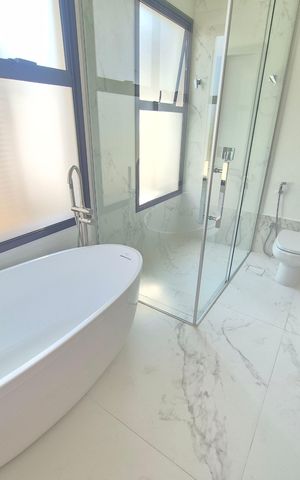 Casa de condomínio à venda com 540m², 4 quartos e 6 vagas Casa de condomínio à venda com 540m², 4 quartos e 6 vagasBanheiro