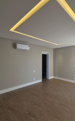 Casa de condomínio à venda com 540m², 4 quartos e 6 vagas Casa de condomínio à venda com 540m², 4 quartos e 6 vagasQuarto