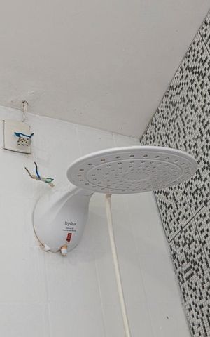 Casa para alugar com 400m², 4 quartos e 2 vagasCasa 2 - Banheiro social