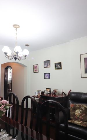 Casa à venda com 230m², 3 quartos e 4 vagasSala 