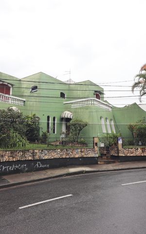 Casa à venda com 230m², 3 quartos e 4 vagasFachada