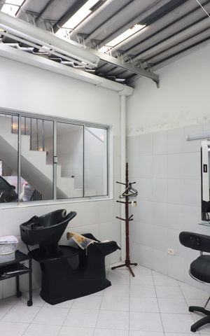 Casa à venda com 230m², 3 quartos e 4 vagasSala 3