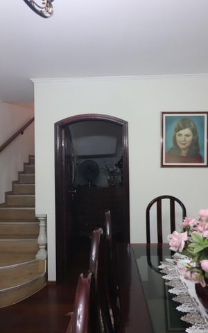 Casa à venda com 230m², 3 quartos e 4 vagasSala 