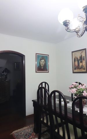 Casa à venda com 230m², 3 quartos e 4 vagasSala 